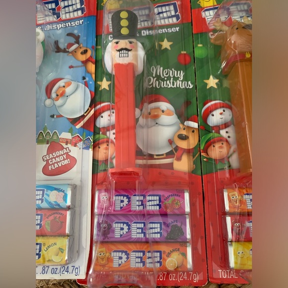 4 Piece Vintage Christmas PEZ Dispensers & Candy. NIB - Picture 8 of 8
